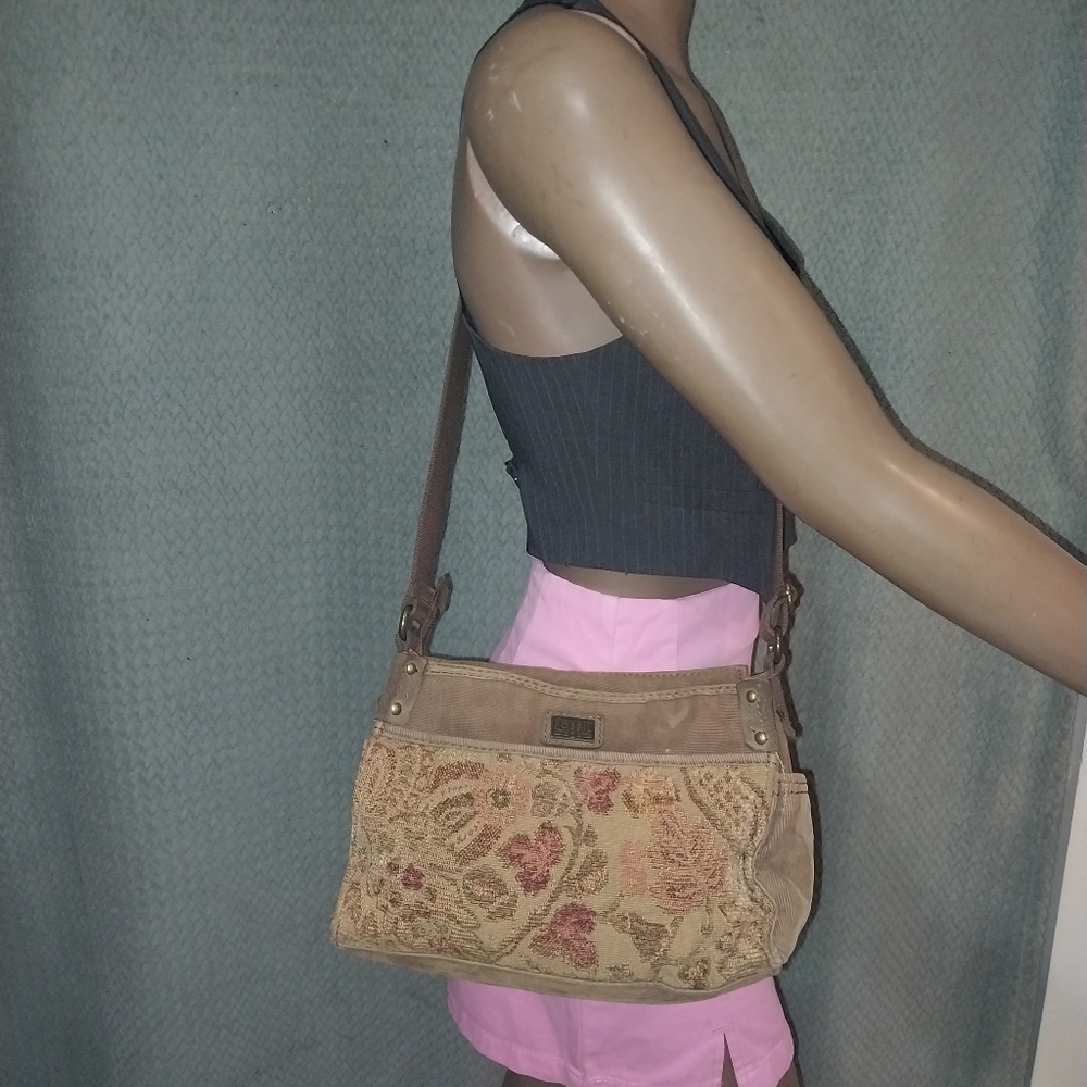 Fossil Courteroy Tapestry Floral Crossbody Bag.